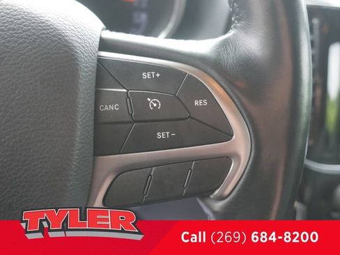 Used 2021 Jeep Grand Cherokee Limited AWD/4WD image 27
