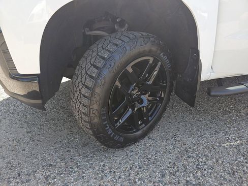 Used 2021 Chevrolet Silverado 1500 LT Trail Boss AWD/4WD image 31