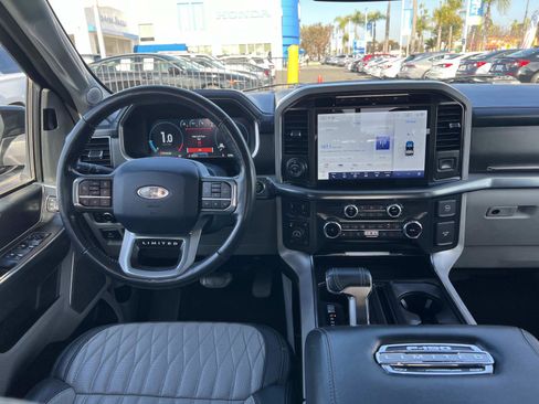Used 2022 Ford F150 Limited image 7