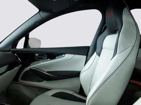 Used 2025 Aston Martin DBX 707 image 14