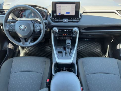 Used 2025 Toyota RAV4 XLE image 12