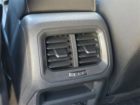 Used 2023 Volkswagen Tiguan SE R-Line image 16