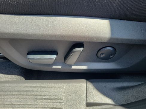 Certified 2024 Nissan Rogue SV FWD image 14