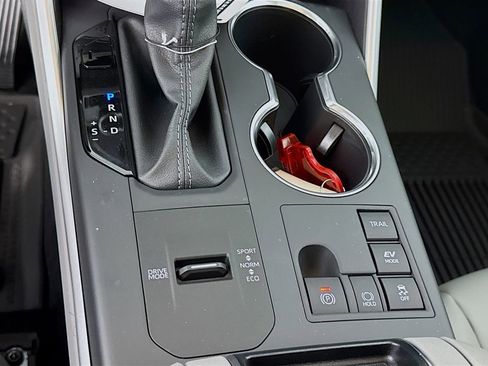 New 2026 Toyota Highlander XLE image 18