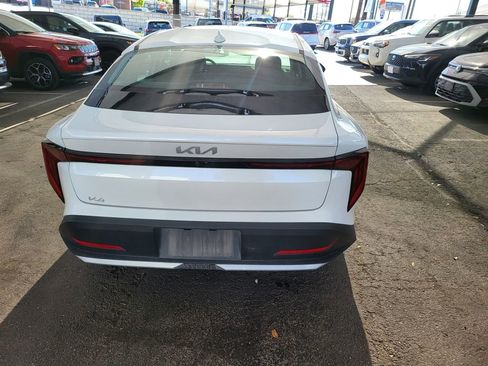 Used 2025 Kia K4 LXS image 3