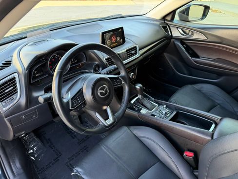 Used 2018 MAZDA MAZDA3 Grand Touring FWD image 13