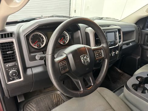 Used 2017 RAM 1500 Express RWD image 4