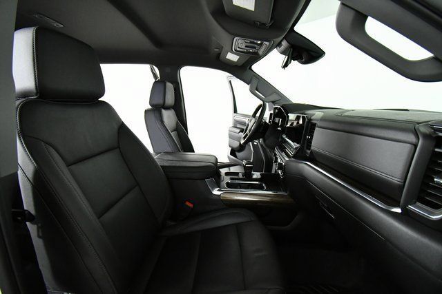 Used 2025 Chevrolet Silverado 1500 LT Trail Boss w/ Convenience Package II AWD/4WD image 23