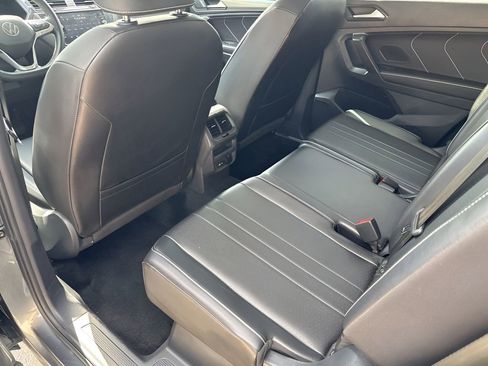 Used 2024 Volkswagen Tiguan SE image 20
