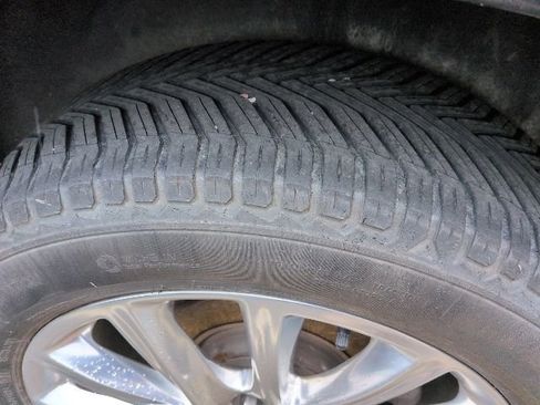 Used 2021 Buick Enclave Essence w/ Sound and Sites Package image 8