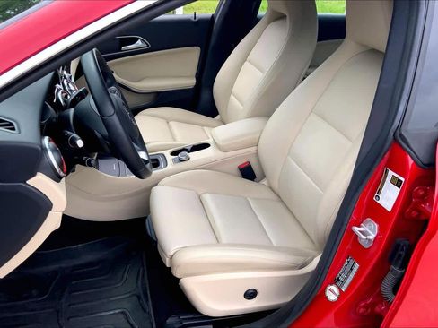 Used 2016 Mercedes-Benz CLA 250 4MATIC image 8