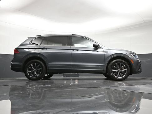 Used 2022 Volkswagen Tiguan SE AWD/4WD image 29