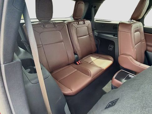 Used 2025 Lincoln Aviator Reserve w/ Equipment Group 201A AWD/4WD image 31
