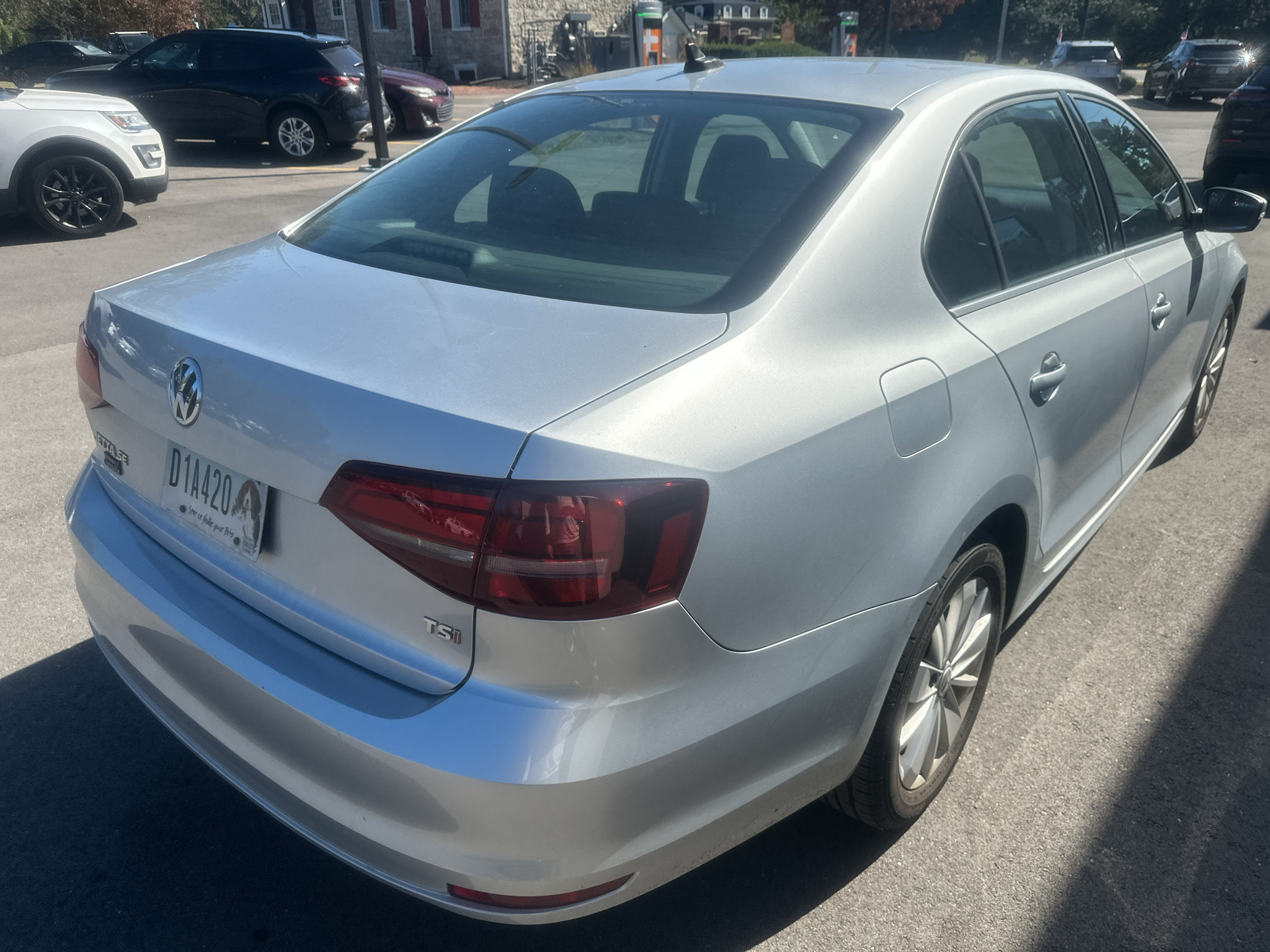 Used 2016 Volkswagen Jetta SE FWD image 4