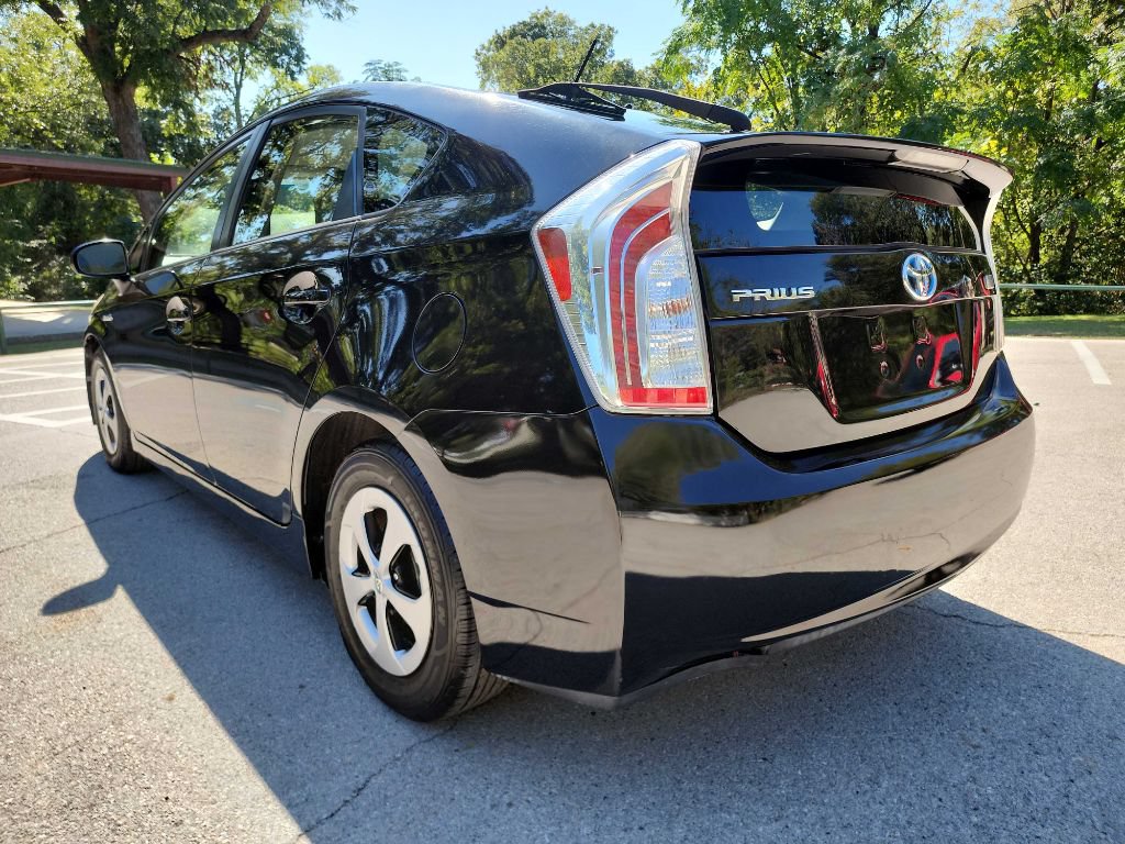 Used 2014 Toyota Prius Two FWD image 5