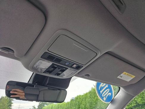 Used 2019 Honda Pilot Touring image 28