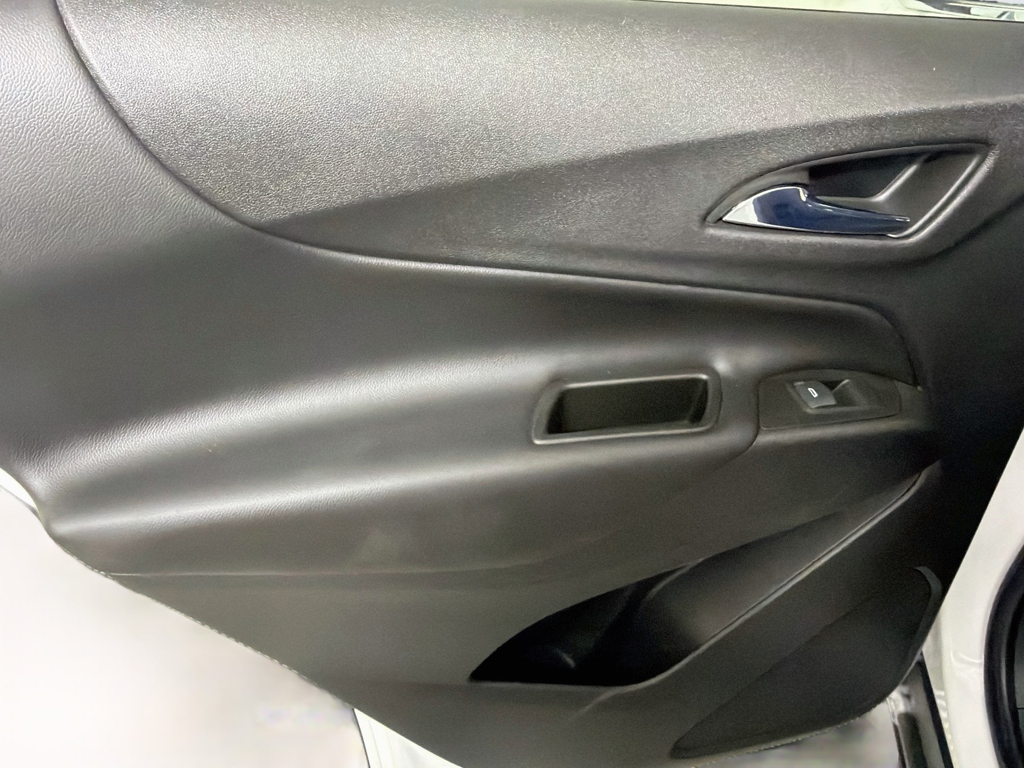 Used 2022 Chevrolet Equinox LT FWD image 24