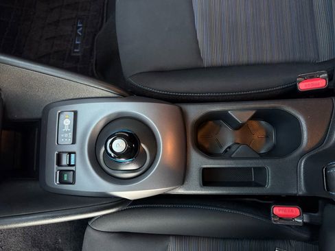 Used 2023 Nissan Leaf S image 35