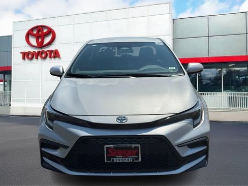 Used 2025 Toyota Corolla SE FWD image 13