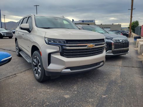 Used 2021 Chevrolet Tahoe LT w/ LT Signature Package AWD/4WD image 4