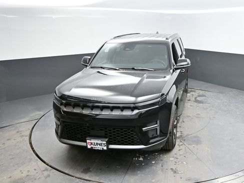 New 2026 Jeep Grand Wagoneer Limited AWD/4WD image 38