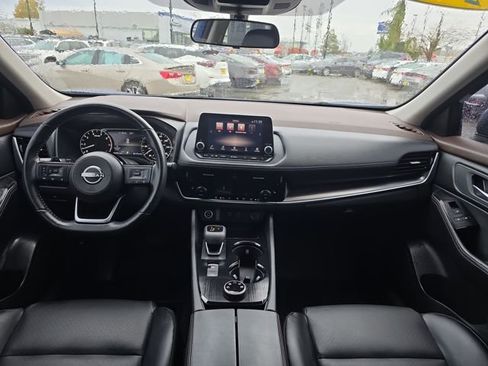 Used 2023 Nissan Rogue SV w/ SV Premium Package image 12