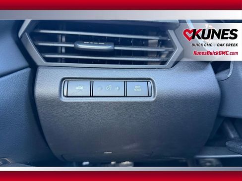 Used 2025 Nissan Altima 2.5 SV FWD image 21