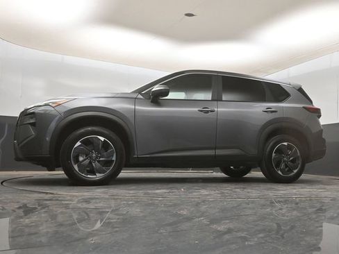 Used 2025 Nissan Rogue SV image 16
