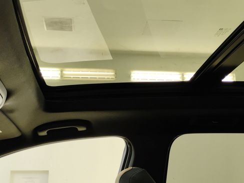 New 2025 Cadillac XT6 Luxury image 14