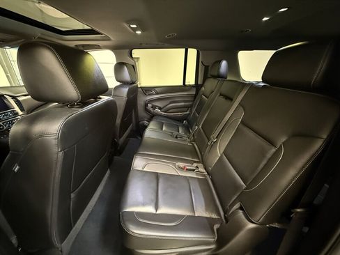 Used 2019 Chevrolet Suburban LT w/ Luxury Package AWD/4WD image 34