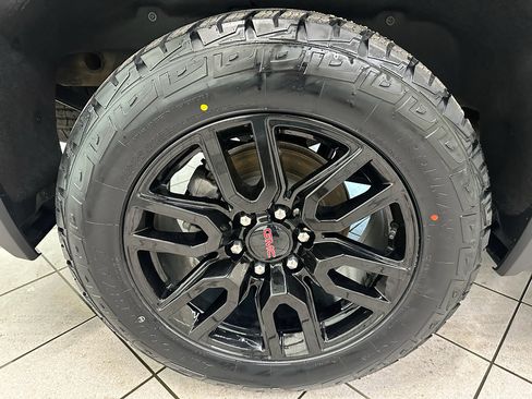 Certified 2023 GMC Sierra 1500 Elevation w/ Elevation Premium Package AWD/4WD image 18
