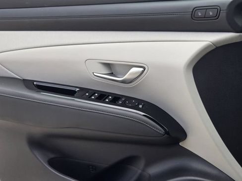 Used 2025 Hyundai Tucson Limited FWD image 17