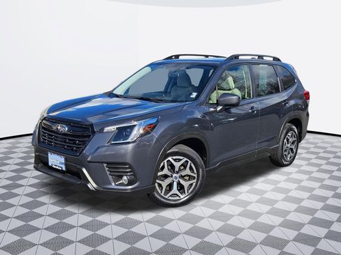 Used 2023 Subaru Forester Premium image 2