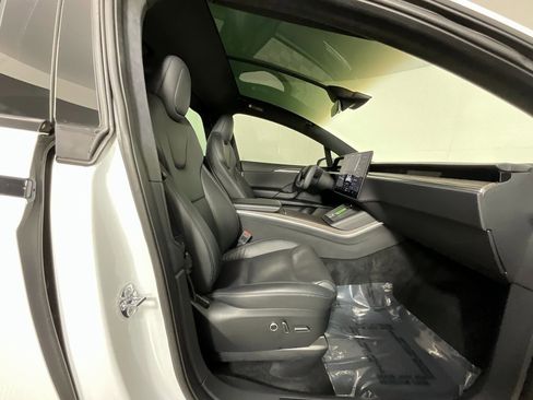 Used 2022 Tesla Model X image 20