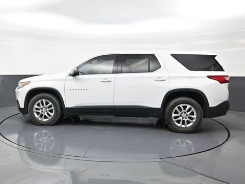 Used 2019 Chevrolet Traverse LS FWD image 2