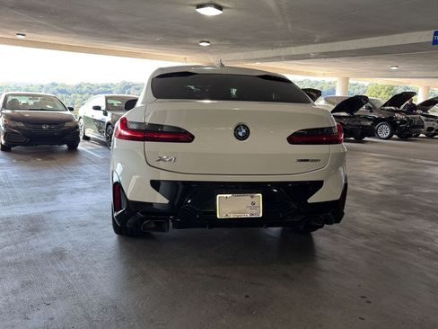 Used 2023 BMW X4 xDrive30i w/ M Sport Package AWD/4WD image 9