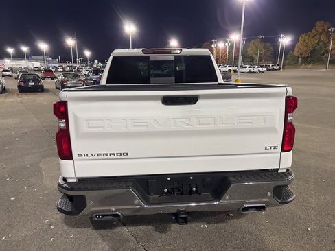 Used 2022 Chevrolet Silverado 1500 LTZ image 6