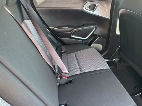 Used 2025 Kia Soul LX w/ LX Technology Package FWD image 28