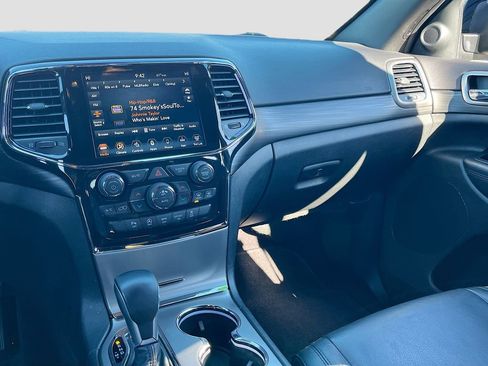 Certified 2019 Jeep Grand Cherokee Altitude image 24