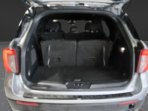Used 2023 Ford Explorer ST-Line AWD/4WD image 8