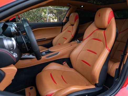 Used 2017 Ferrari GTC4Lusso image 31