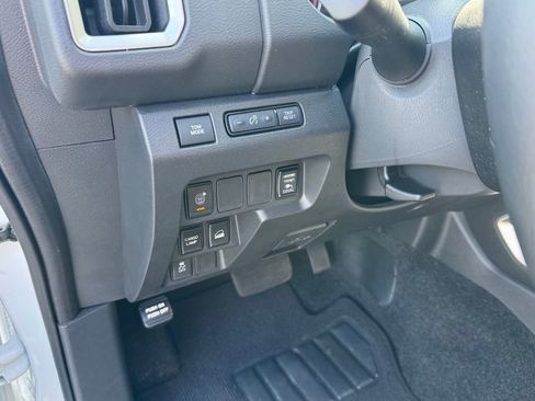 Used 2025 Nissan Frontier SV w/ SV Convenience Package AWD/4WD image 37