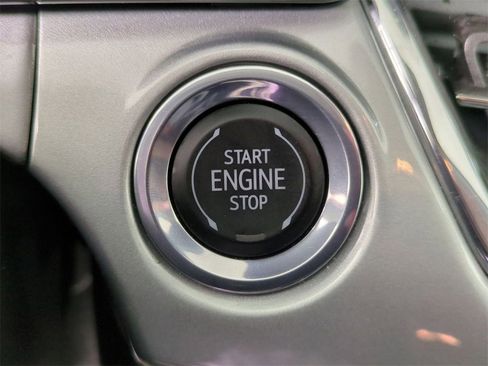 Certified 2025 Chevrolet Trax LT w/ Driver Confidence Package image 15