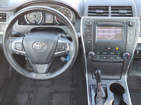 Used 2017 Toyota Camry SE image 26