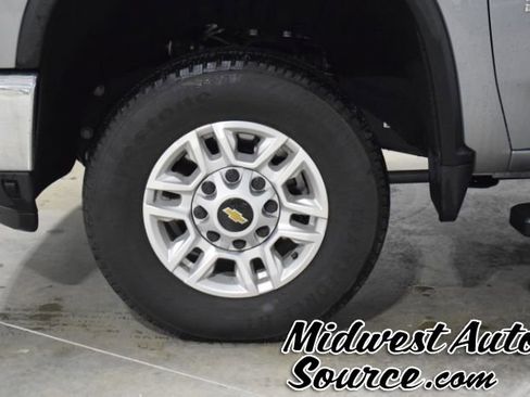 Used 2025 Chevrolet Silverado 2500 LT w/ Convenience Package image 8