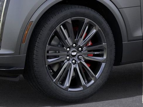 New 2026 Cadillac Lyriq V w/ LPO, Floor Liner Package AWD/4WD image 9