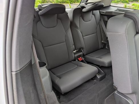 Used 2025 Volvo XC90 B6 Plus AWD/4WD image 18