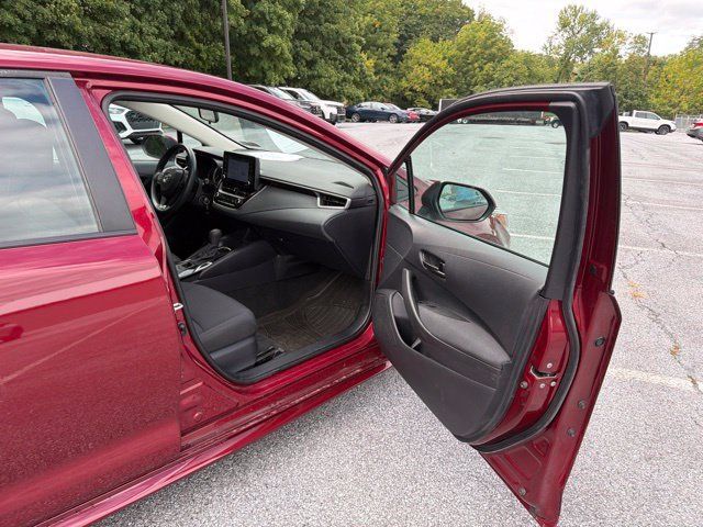 Used 2022 Toyota Corolla LE FWD image 9