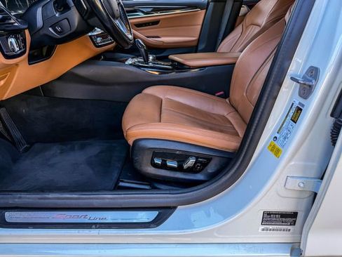 Used 2019 BMW 530i w/ Convenience Package image 23