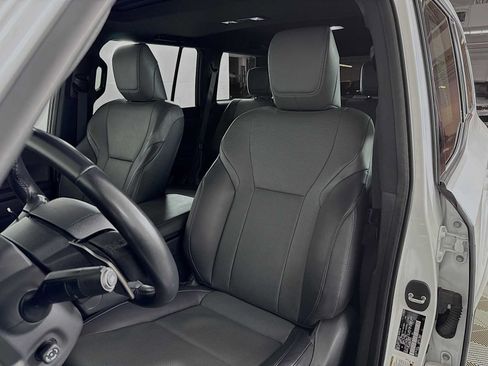 Used 2024 Lexus GX 550 w/ Accessory Package (2T) AWD/4WD image 11